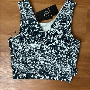 Move Theology women's black and white abstract print sports bra Size M